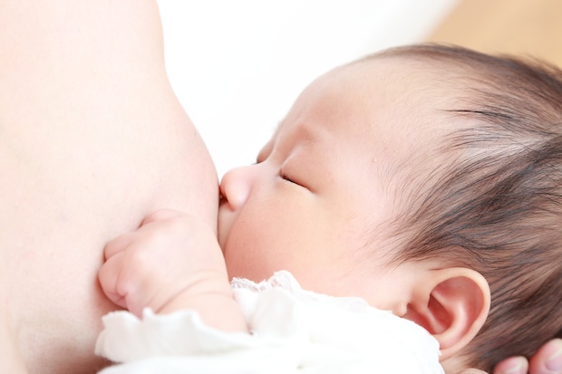 【医師監修】母乳はいつまであげる？タイミングの目安と注意点について