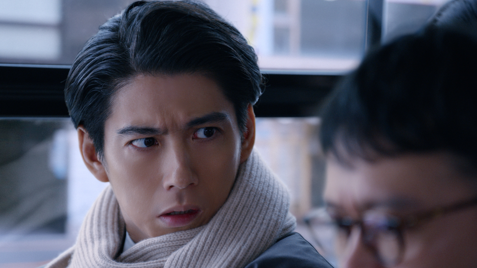 写真：「通勤バス」篇 15秒 のサムネイル