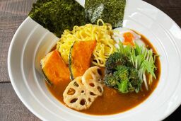 素揚げ野菜たっぷりカレーラーメン