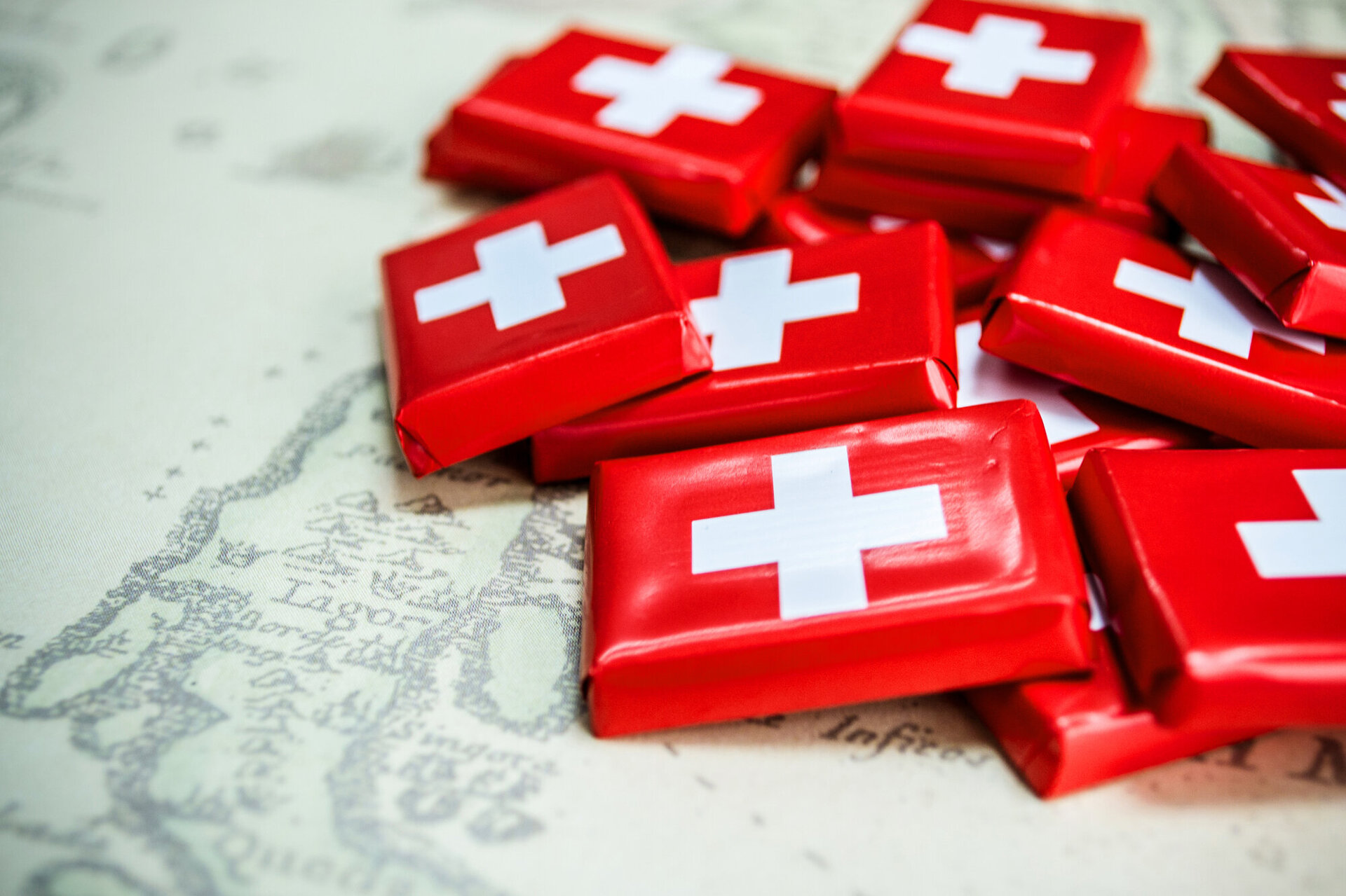 スイス産チョコレートはなぜ世界で愛される？歴史やおすすめブランドを紹介