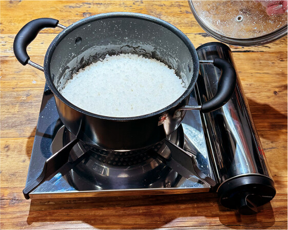 カセットコンロとなべで炊く 作り方3