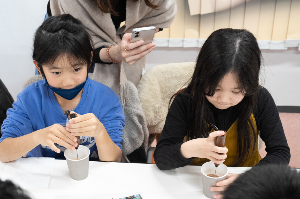 チョコレートドリンク作り体験